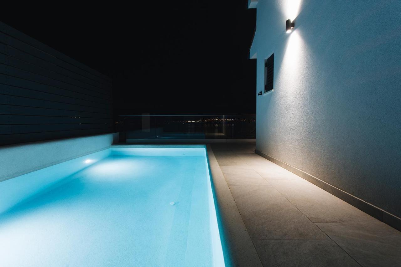Villa Magna - Seaside Villa With Pool And Sauna Trogir Dış mekan fotoğraf